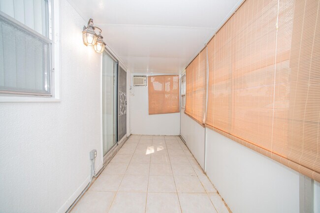 Building Photo - 101 Waterford D