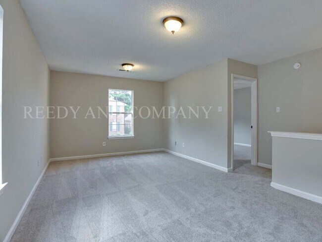 Building Photo - 7149 Charlton Way