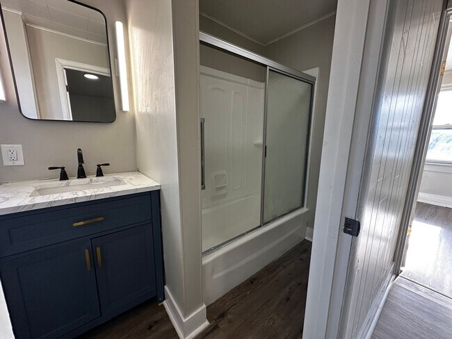 Building Photo - Aliquippa Triplex