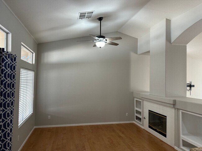 Building Photo - Single Story, Three Car Garage, Three Bedr...