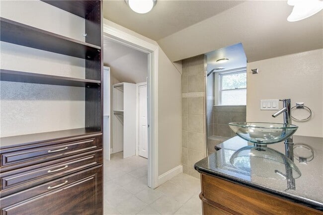 Building Photo - 2206 Iva Ln