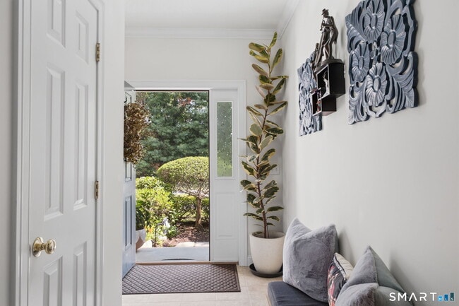 Building Photo - 7 Bridlewood