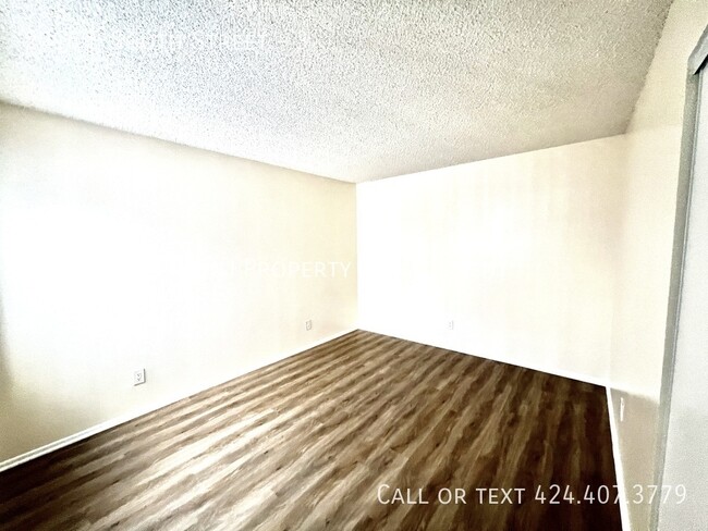 Building Photo - 2 Bed 1 Bath Apartment For Rent in Long Beach