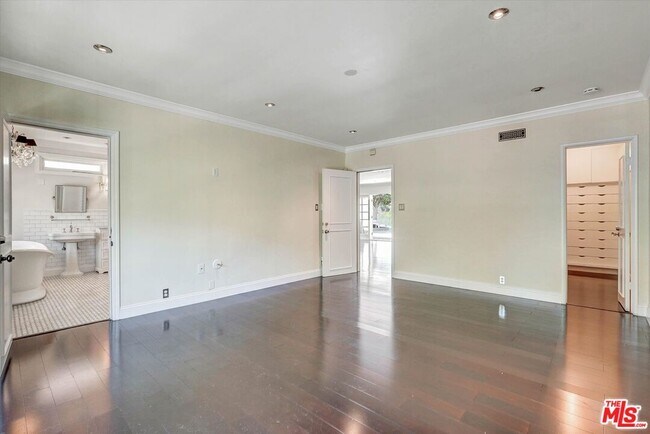 Building Photo - 2200 Outpost Dr