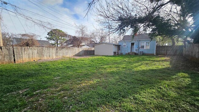 Building Photo - 3817 Key Pl