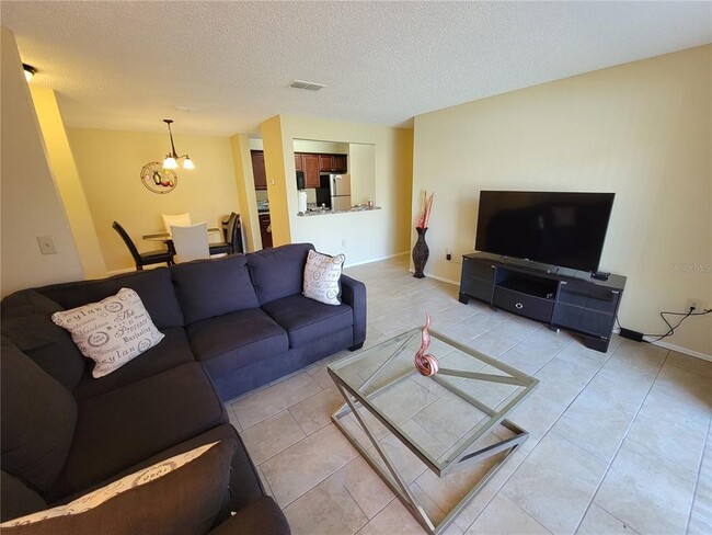 Building Photo - 3705 SW 27th St