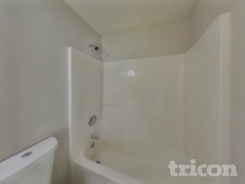 Building Photo - 2570 Harbins Mill Dr