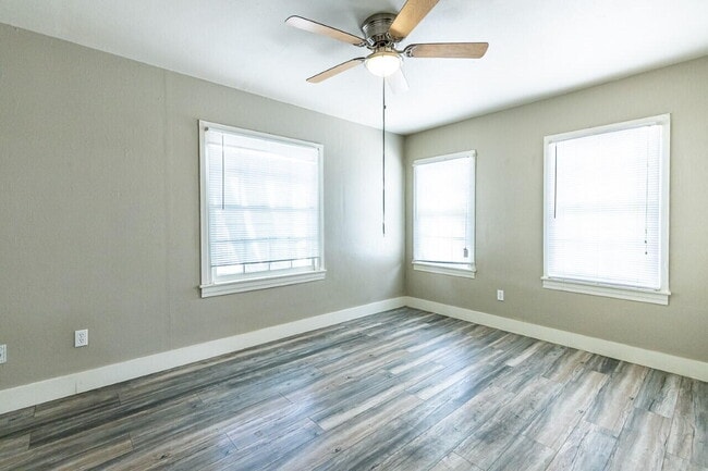 Building Photo - 2311 25th St