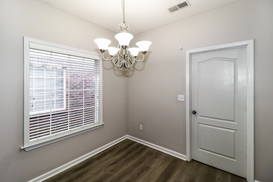 Building Photo - 9134 Cinderhill Cove E