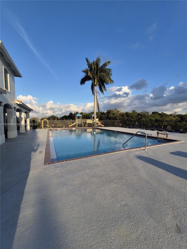 Building Photo - 965 SW 147th Ct