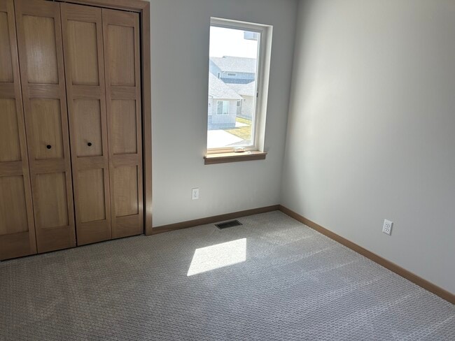 Building Photo - 6103 S Alki Pl