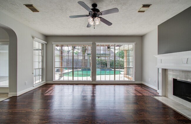 Building Photo - 1311 Hopkins Park Dr