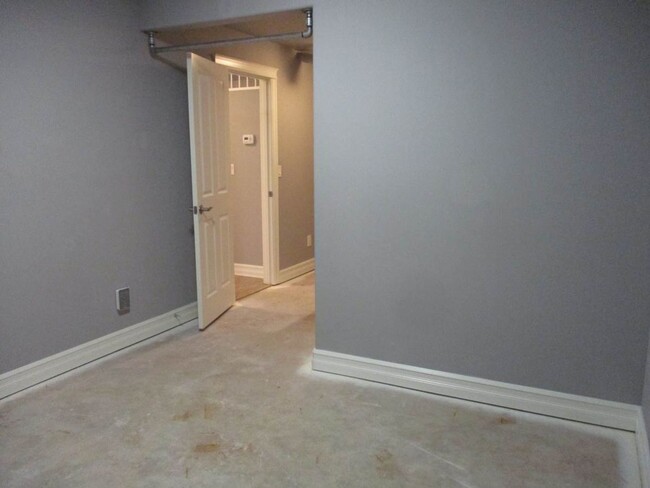 Building Photo - 2 Bedroom 2 Bath Condo in the Hunt Highlan...