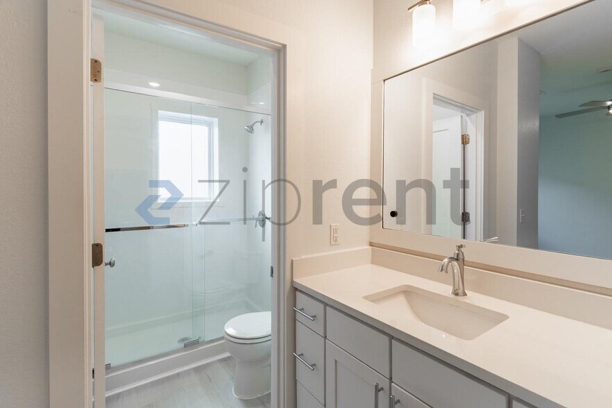 Building Photo - Unit 4104