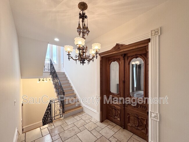 Building Photo - 1980 SW Terrace Dr