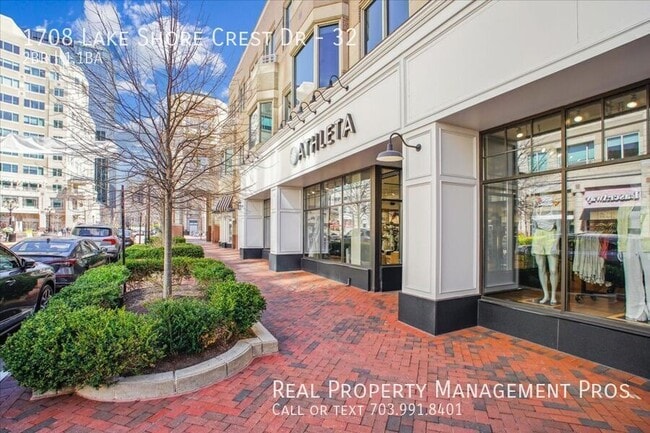 Building Photo - 1708 Lake Shore Crest Dr