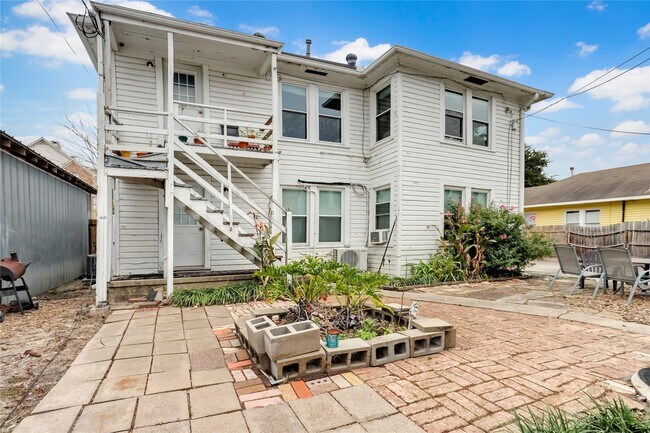 Building Photo - 1133 W Clay St