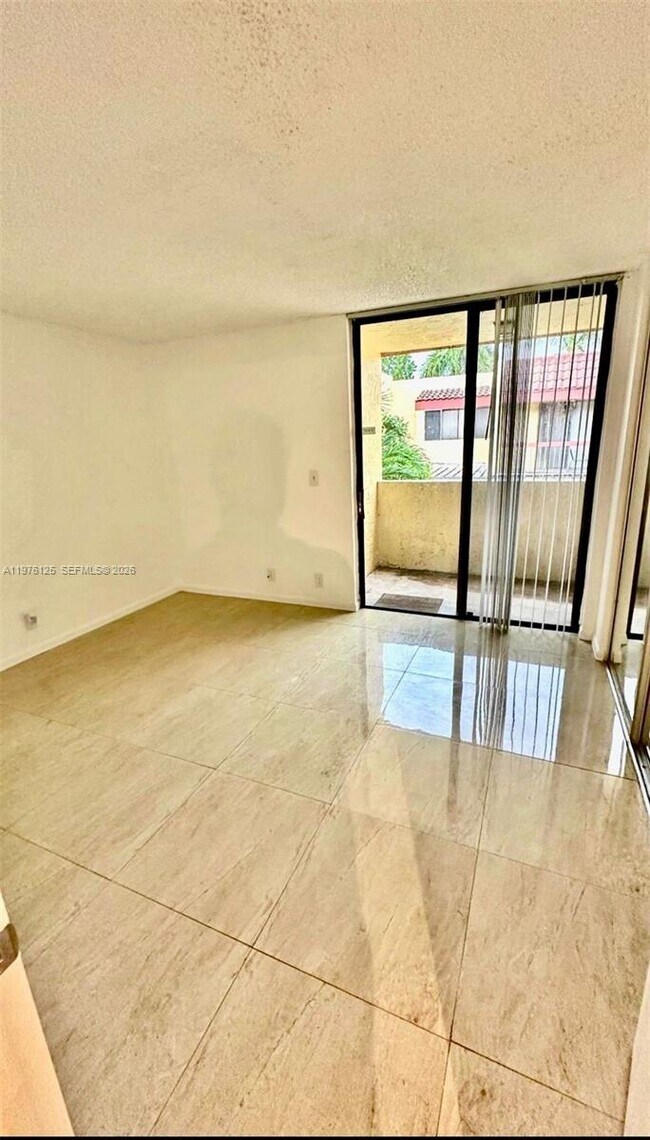 Building Photo - 747 SE 1st Way