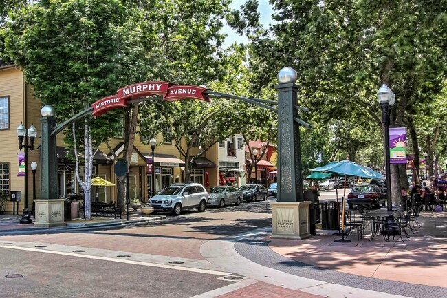 Building Photo - 148 E Iowa Ave