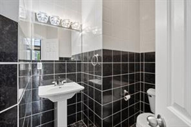 Building Photo - Spacious 5-Bed Walkout Home with Over 3,500 Sq. Ft. of Living Space