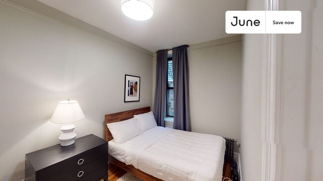 Building Photo - 15 W 107th