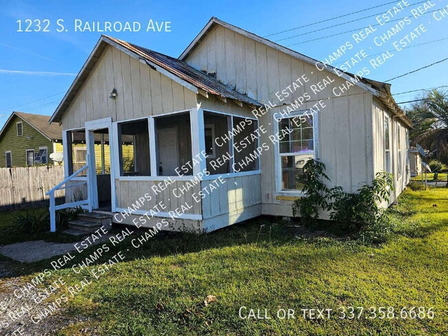 Building Photo - 1232 S Railroad Ave