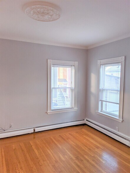Building Photo - 49 Hudson St