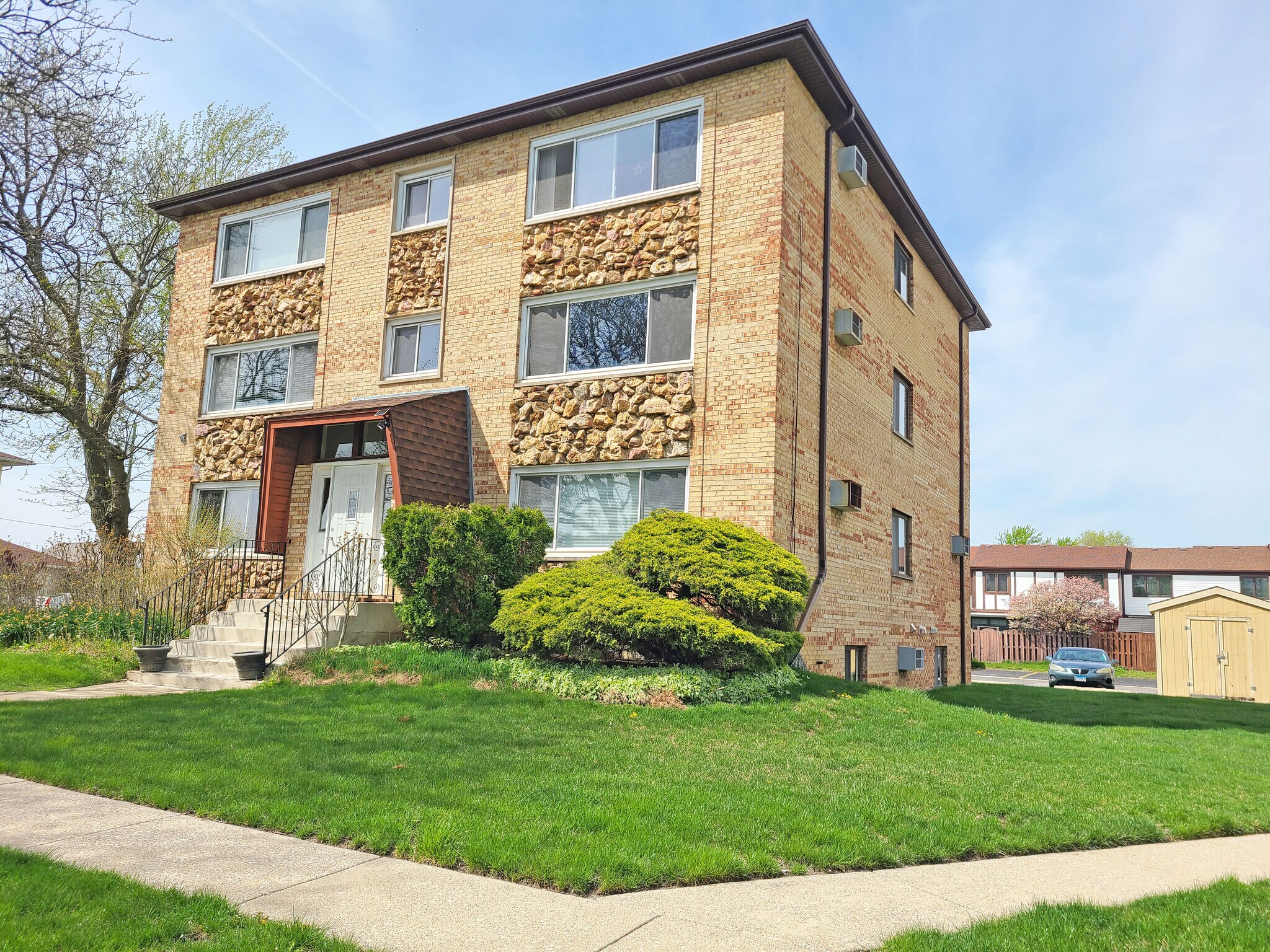 Building Photo - 2 Paxos Dr