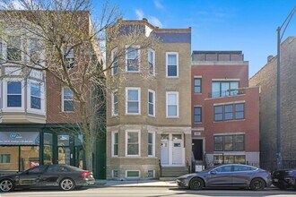 Building Photo - 2115 W Armitage Ave