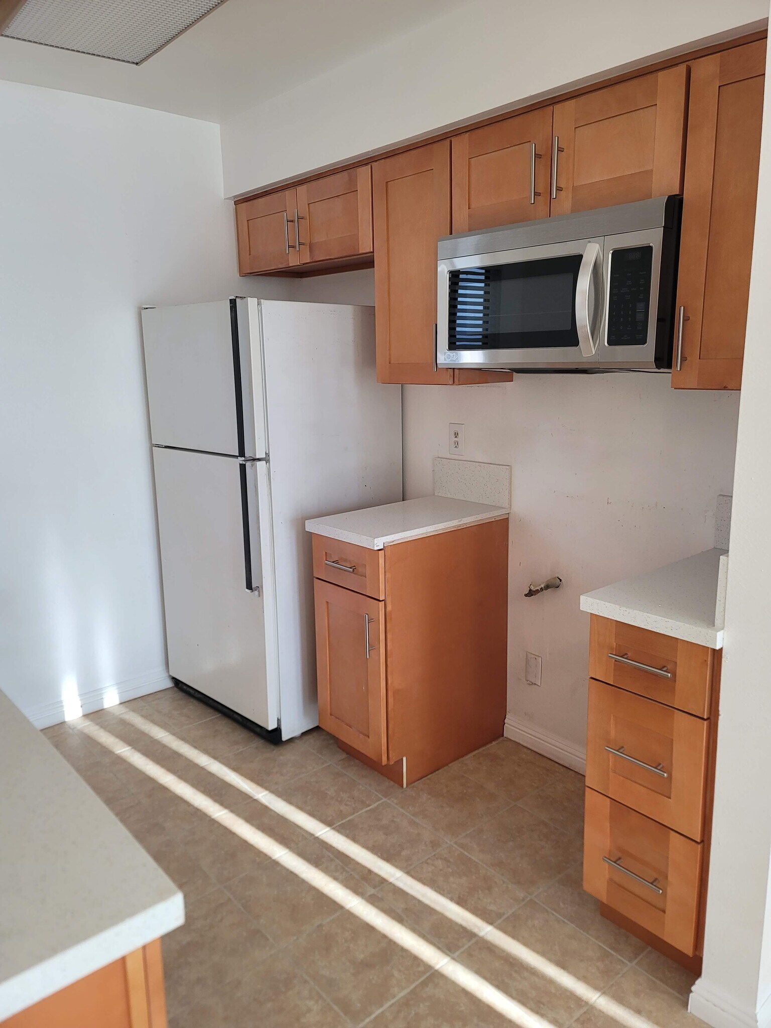 Building Photo - 10521 National Blvd