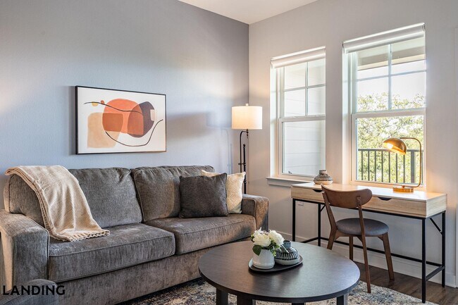 Building Photo - 1225 Utica Dr