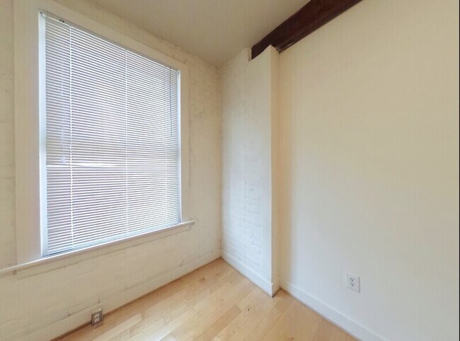 Building Photo - 301 Goshen St