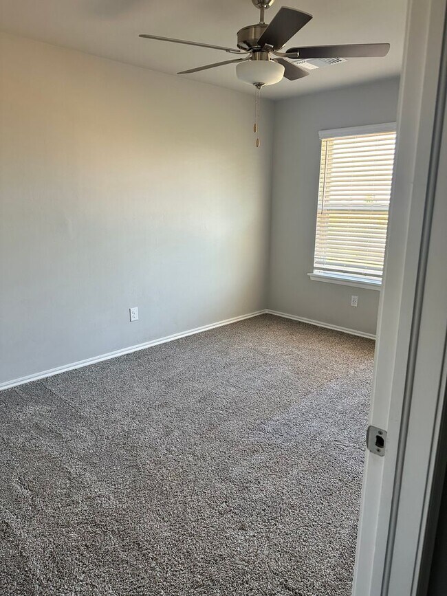 Building Photo - Home for rent