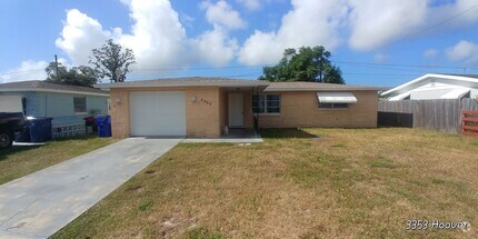 Building Photo - 3 Bedroom 2 Bath 1 Car over sized garage