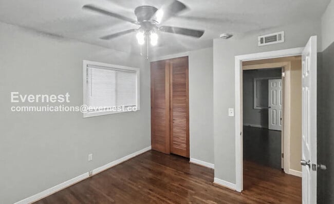 Building Photo - 244 E Haven Dr