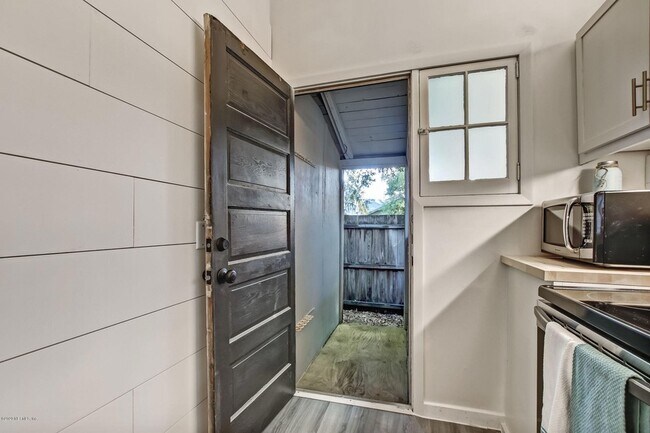 Building Photo - 4050 McGirts Blvd