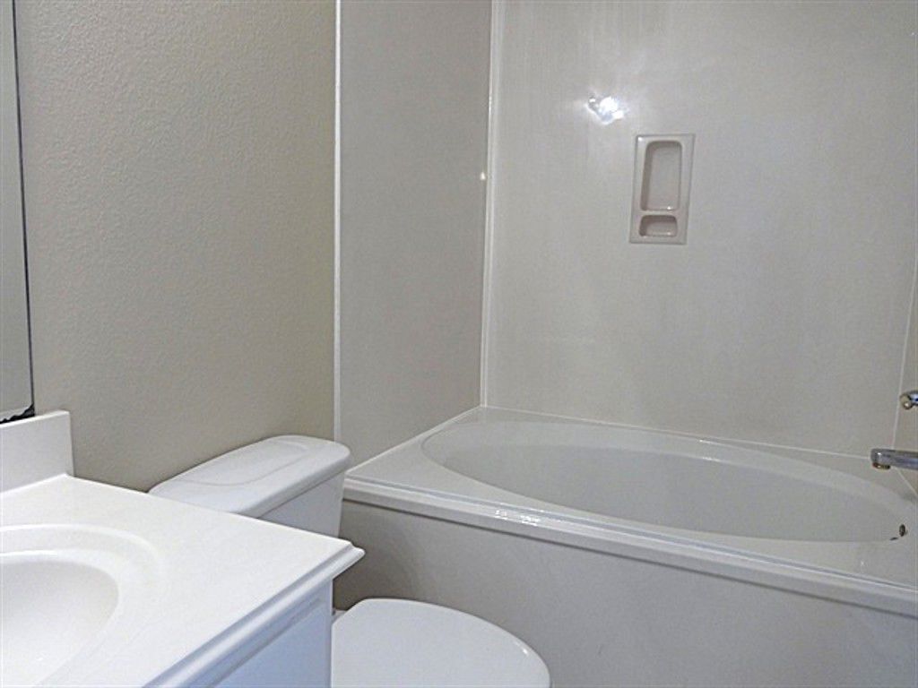 Building Photo - 9514 Narnia Springs Ct