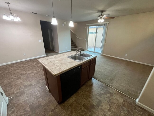 Building Photo - Great Town House Coming Soon!