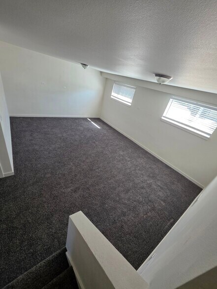 Building Photo - 6114 S 126th Pl