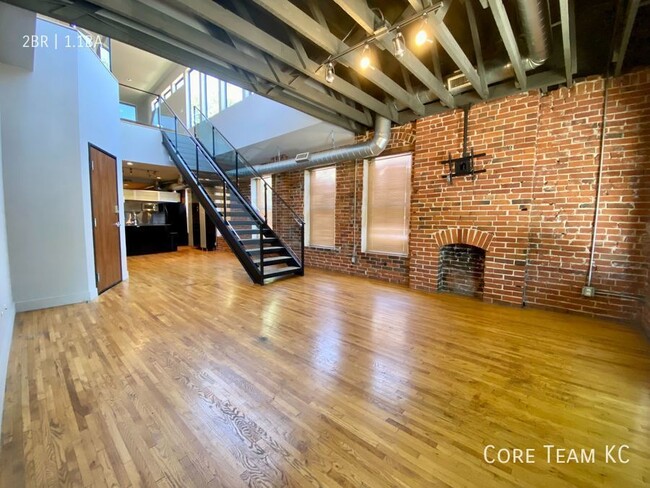 Building Photo - Stunning 2,000 sqft Loft For Rent in the C...