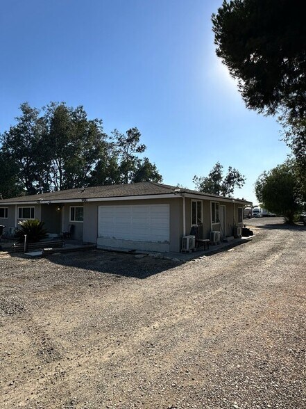 Building Photo - 9490 Elm Ave