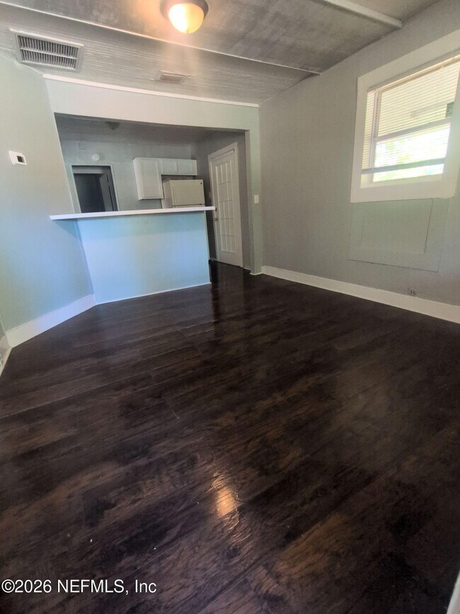 Building Photo - 2092 Benedict Rd