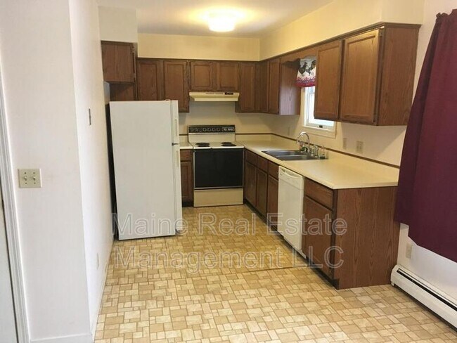 Primary Photo - 114 Main Rd N