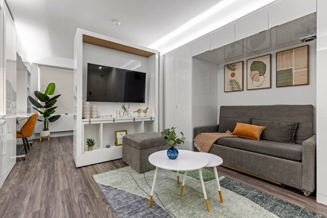 Primary Photo - 12607 Larchmere Blvd