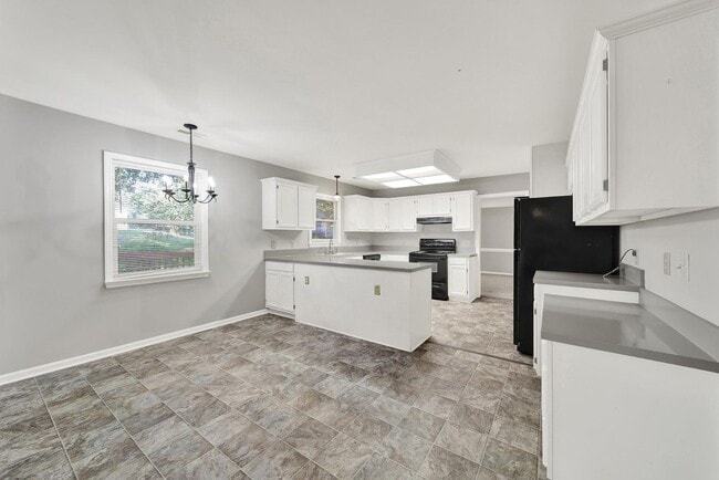Building Photo - Charming home in South Charlotte