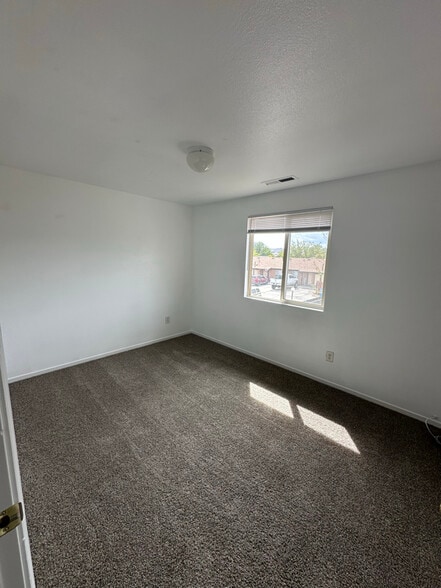 Building Photo - 1258 W Newlands Dr