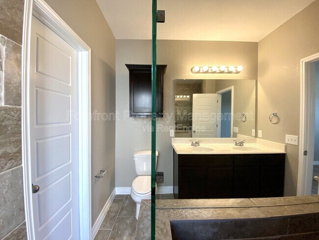 Building Photo - 1206 Ranch Falls