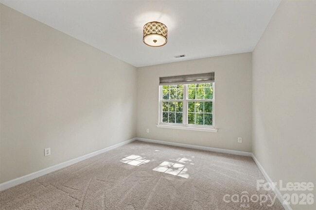 Building Photo - 11526 Sir Francis Drake Dr