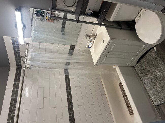 Building Photo - 5354 S Wells St