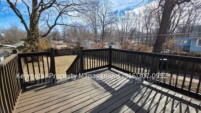 Building Photo - 7013 Bellefontaine Ave